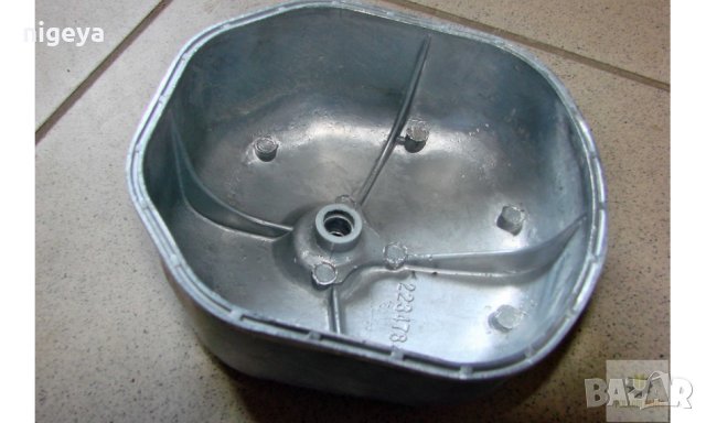 Капак  клапани за двигатели Deutz, снимка 2 - Части - 27978546