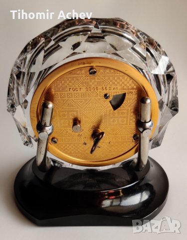 Съветски механичен настолен кристален часовник Маяк, снимка 4 - Антикварни и старинни предмети - 32406146