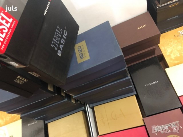 Кутии от маркови обувки: Kenzo, Armani, Boss,Guess,Versace,GiAnni и др, снимка 4 - Други - 27527492
