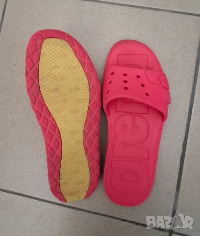 Детски чехли Arena, снимка 2 - Детски маратонки - 51463445