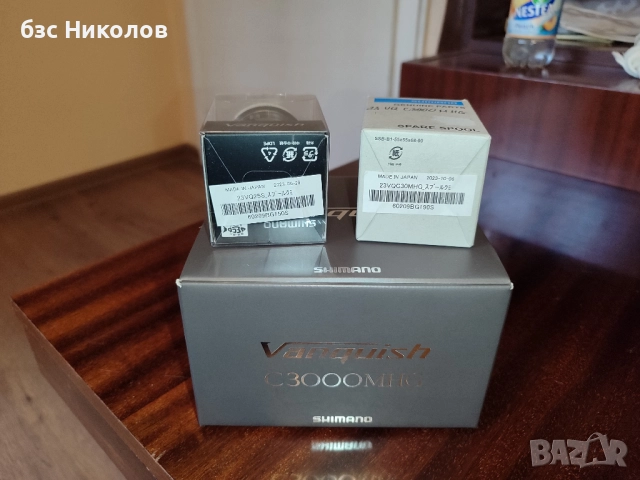 Макара Shimano 23 Vanquish C3000MHG + 2 броя шпули Shimano 23 Vanquish C3000MHG и Vanquish 2500S.