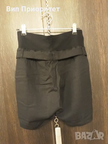 Къс черен панталон висока талия , ефектна комбинация от плат и памук, снимка 5 - Къси панталони и бермуди - 37226492