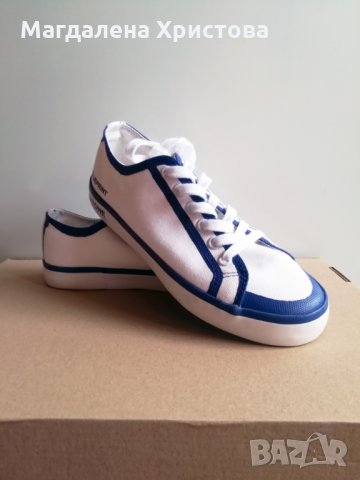 Нови дамски кецове PANTONE UNIVERSE, снимка 5 - Кецове - 28145285