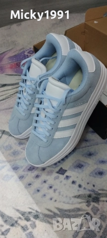 Нови маратонки Adidas естествен велур , снимка 2 - Маратонки - 52168319