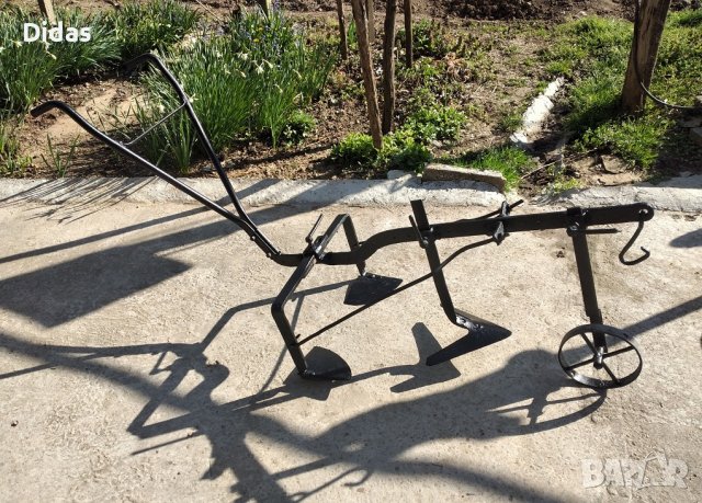 Удобен разтегателен прашач (копачка) за конски или магарешки впряг