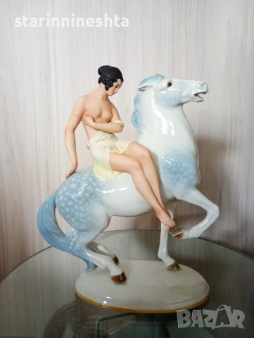 19 век Стар порцелан фигура статуетка скулптура Volkstedt Porcelain Amazon старинен порцелан , снимка 2 - Антикварни и старинни предмети - 50619537