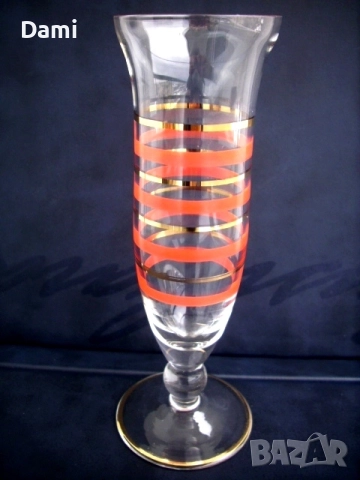 Малка ваза, снимка 2 - Вази - 52938049