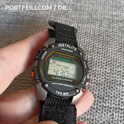 Часовник Armitron (USA) със супер подсветка, ретро стил. Марка от 1975 година., снимка 3 - Мъжки - 53607786