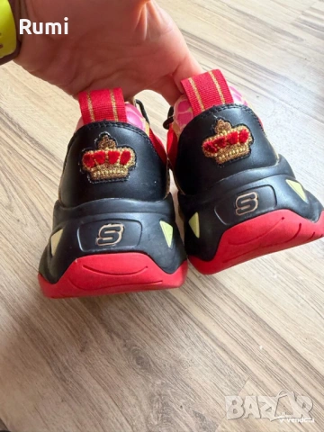 Оригинални шикозни маратонки Skechers Limited Edition! 39 н, снимка 2 - Дамски ежедневни обувки - 52344509