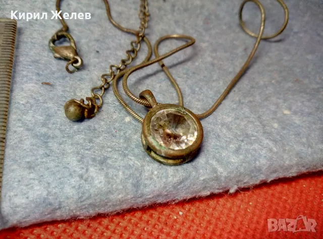 СТАРО ПОСРЕБРЕНО НЕЖНО КОЛИЕ с МЕДАЛЬОН с ФАСЕТИРАН БЛЕСТЯЩ КРИСТАЛ 38793