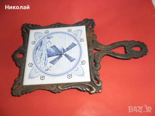 Поставка за горещи съдове , плоча