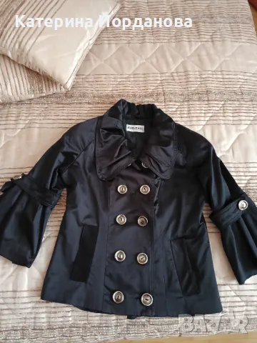 Сатенен тренчкот , снимка 2 - Палта, манта - 49189463