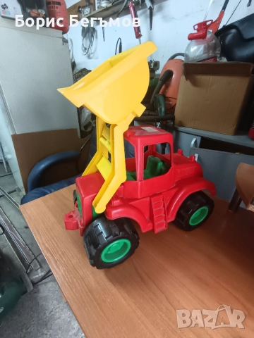 Лот Детски играчки трактор и фадрома