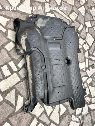 Кора под скоростна кутия за Мерцедес Ц-класа W204. A2045203323