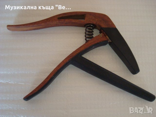 Каподастер за класическа китара 