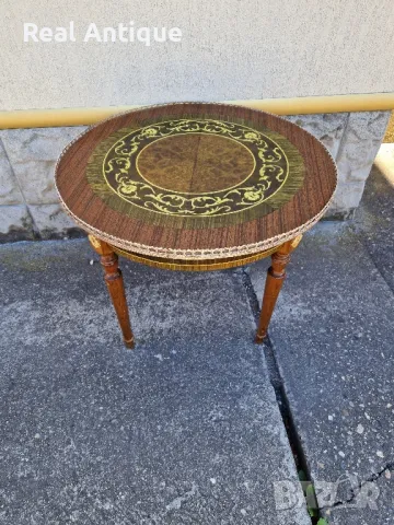 Чудесна много красива антикварна масичка , снимка 1