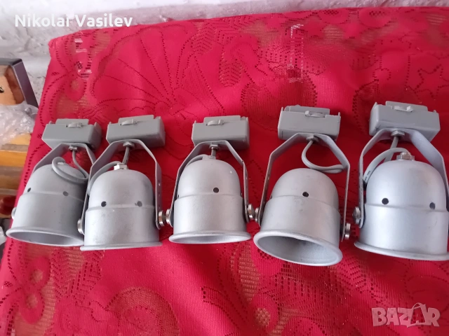 нови стенни осветители