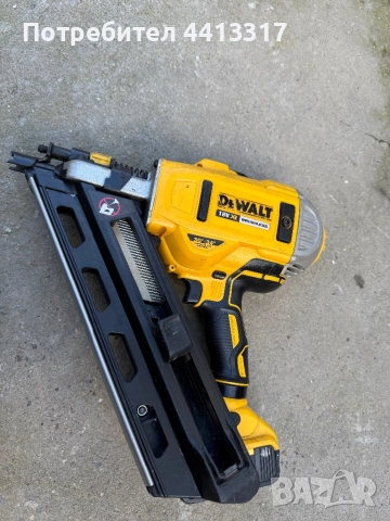 Акумулаторен такер DeWaLT