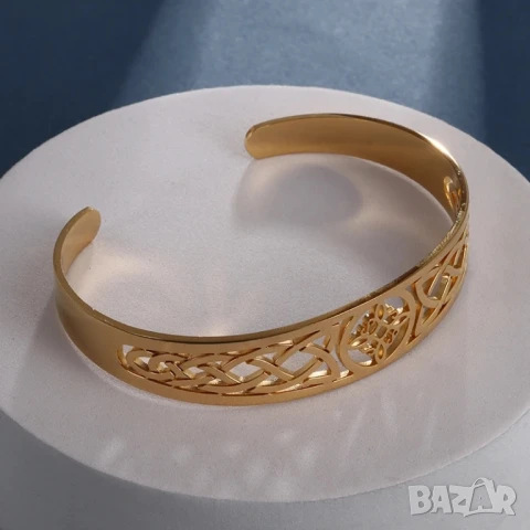 Златиста винтидж гривна с вещерски възел от неръждаема стомана – елегантен символ на защита и сила
