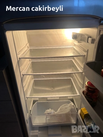 Indesit хладилник, снимка 3 - Хладилници - 53312743