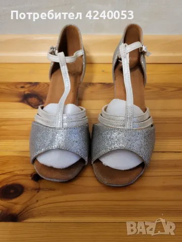 Обувки за спортни танци