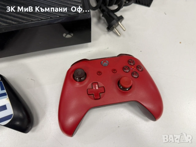 Конзола Xbox One с два джойстика , снимка 2 - Xbox конзоли - 53164165