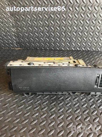 Детайл на таблото от страната на пътника за KIA Opirus 3.5 (2006) 84575-3F000