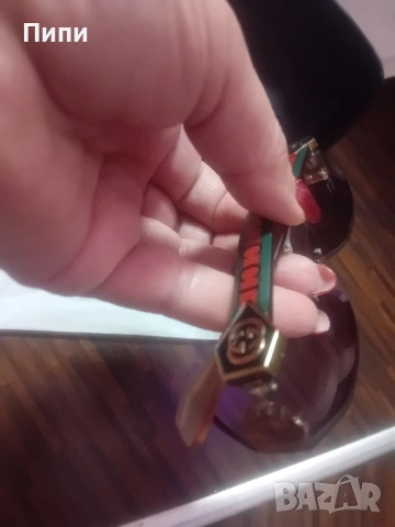 Чисто нови с калъф и кърпичка 