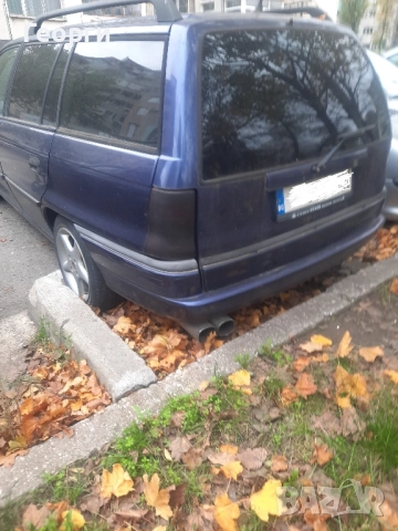 Opel Astra 1.6 стария мотор, снимка 3 - Автомобили и джипове - 52478752