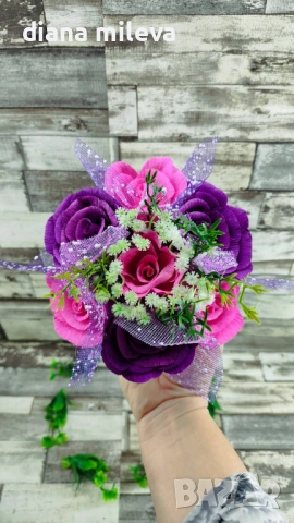 Кашпа с рози от креп хартия!!, снимка 5 - Декорация за дома - 53514968