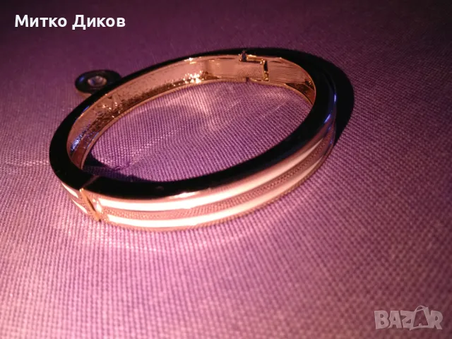 Женска гривна позлатена емайлирана тип Сваровски с висулка нова, снимка 5 - Гривни - 49923509