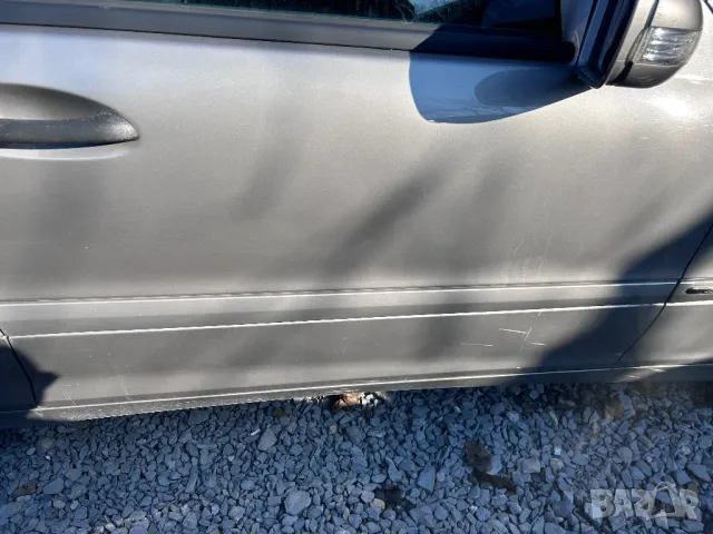 C723 W203 Mercedes C class Врати и калници врата калник златист цвят фейслифт, снимка 3 - Части - 48701844