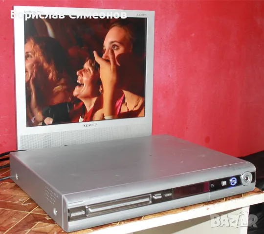 Philips DVDR 3300 H DVD рекордер 80GB, снимка 5 - Плейъри, домашно кино, прожектори - 48985127