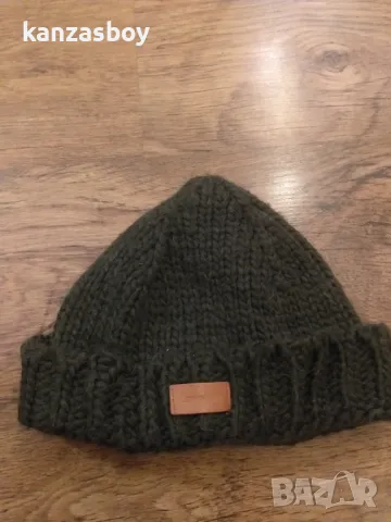 calvin klein - страхотна дамска шапка, снимка 4 - Шапки - 47932215