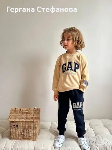 Отново наличен! Размери-3/4г.4/5г.5/6г.7/8г.9/10г. Цена-35 лв