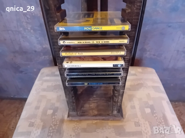 Масивен стелаж за 15 броя дискове, снимка 3 - CD дискове - 52462341
