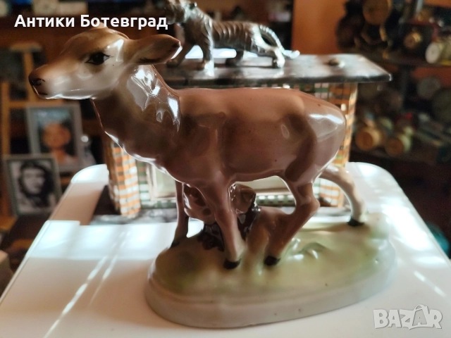 Сърна и елен порцеланови фигури България , снимка 2 - Антикварни и старинни предмети - 52461492