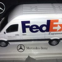 Mercedes Benz Sprinter FedEx - Мащаб 1:43, снимка 1 - Колекции - 39036630