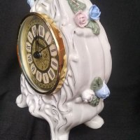 Красив порцеланов часовник, снимка 2 - Антикварни и старинни предмети - 32923472