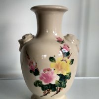 Порцеланова ваза от Виетнам с богата орнаментика и дръжки, лъвски глави ., снимка 2 - Вази - 43272011