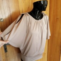 Бежова блуза с оголени рамене и къси ръкави тип пеперуда М, снимка 2 - Туники - 32844164