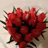Букети от бонбони: кръгли и във форма на сърце, снимка 4 - Романтични подаръци - 27814115