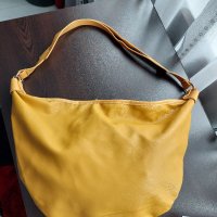 Дамска нова чанта цвят горчица , снимка 1 - Чанти - 40716640
