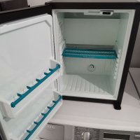 Хладилник минибар Electrolux амонячен, снимка 2 - Хладилници - 40770750