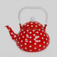 Емайлиран чайник червен с бели точки 2л, снимка 1 - Аксесоари за кухня - 43337940