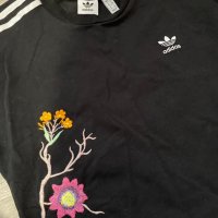 Тениска adidas originals , снимка 2 - Тениски - 34764818