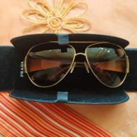 Оригинални слънчеви очила Prada, снимка 5 - Слънчеви и диоптрични очила - 33686105