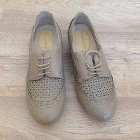 Обувки, снимка 1 - Дамски ежедневни обувки - 26542702