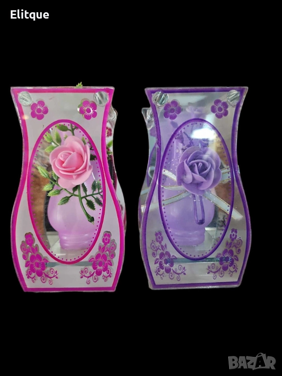 Стъклена ваза с флорални разцветки, снимка 1