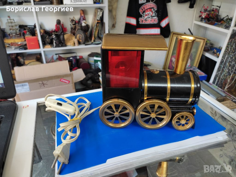 Стара нощна лампа локомотив, снимка 1